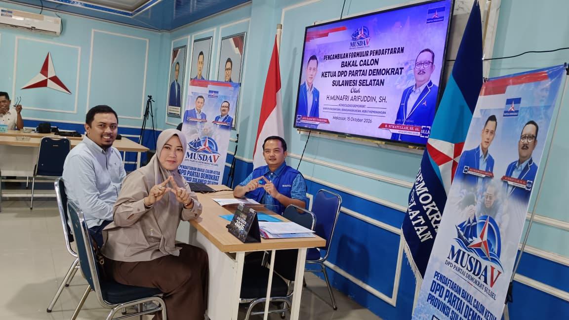 Istri Sekda Makassar Wakili Appi Ambil Formulir Calon Ketua Demokrat Sulsel