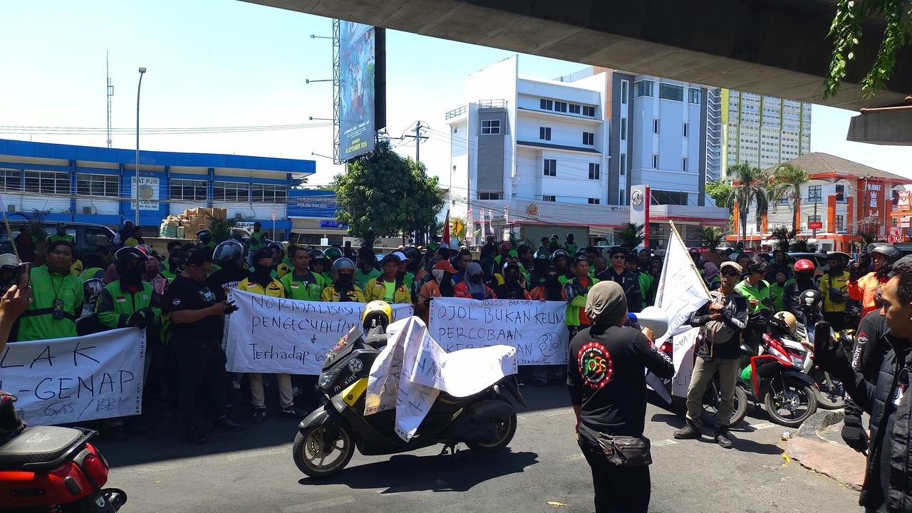 Ojol di Makassar Ungkap Pendapatan Berkurang hingga 30 Persen Imbas BBM